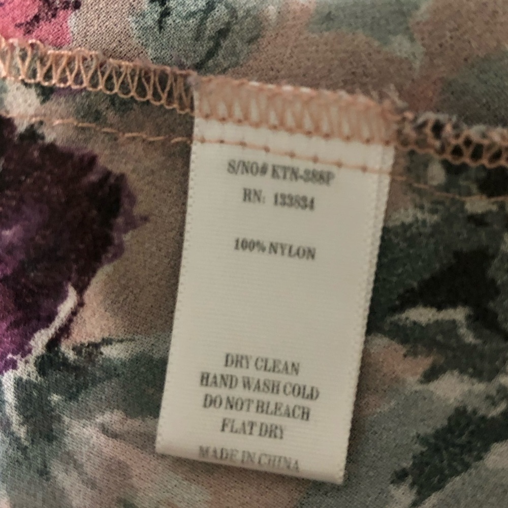Print Top with Ruffles - Picture 11 of 13